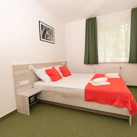 Hotel Solid Gold Garni 3*