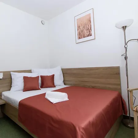 Solid Gold Garni Malacky