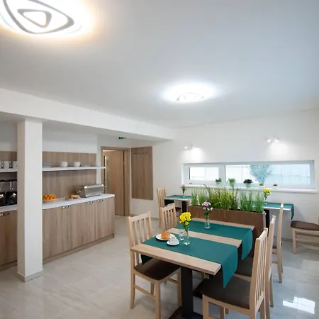 Solid Gold Garni Hotel