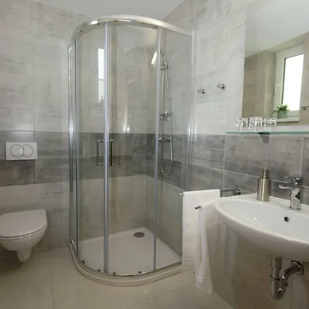 Solid Gold Garni Malacky