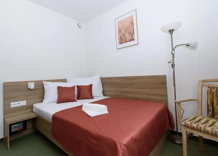 Solid Gold Garni Malacky