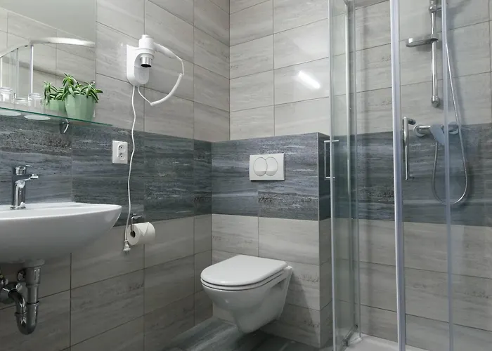 Solid Gold Garni Hotel 3*